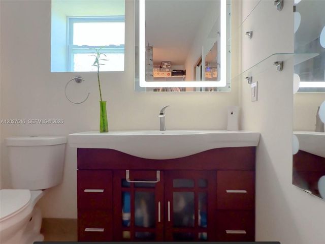 1911 N 53rd Ave, Hollywood, FL 33021