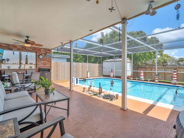 1911 N 53rd Ave, Hollywood, FL 33021
