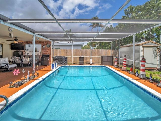 1911 N 53rd Ave, Hollywood, FL 33021