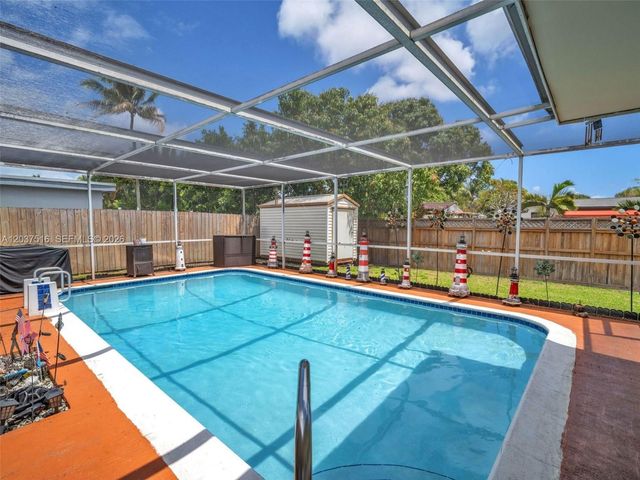 1911 N 53rd Ave, Hollywood, FL 33021