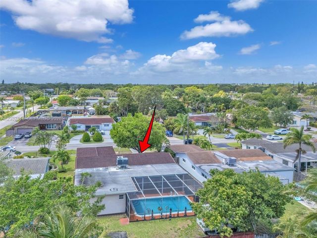 1911 N 53rd Ave, Hollywood, FL 33021