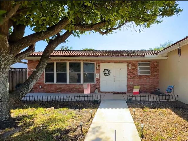 1911 N 53rd Ave, Hollywood, FL 33021