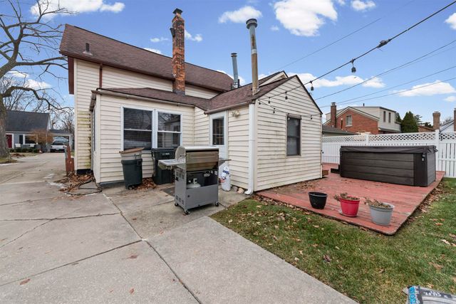 22437 Milner Street, St Clair Shores, MI 48081