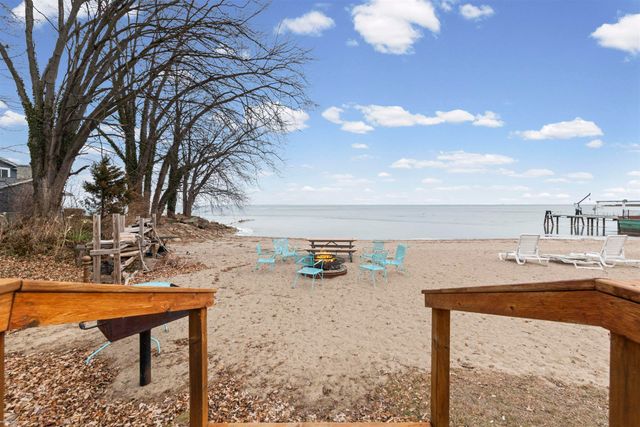 22437 Milner Street, St Clair Shores, MI 48081