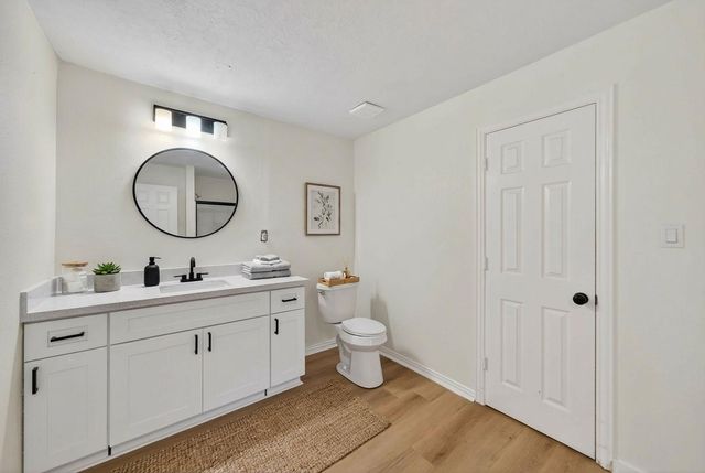 907 S 3rd Street, La Porte, TX 77571