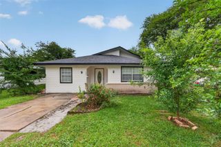 907 S 3rd Street, La Porte, TX 77571