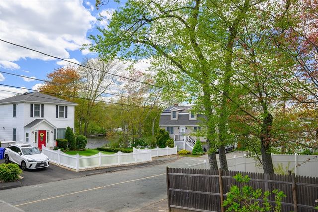 4 Ell Rd, Holbrook, MA 02343