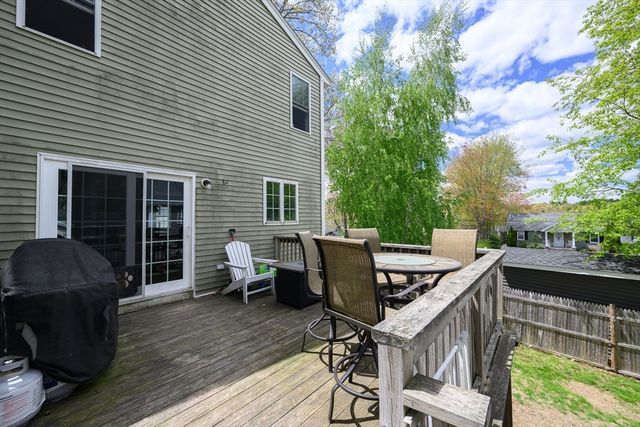 4 Ell Rd, Holbrook, MA 02343
