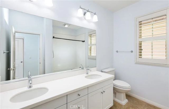 29 Oakfield, Irvine, CA 92620