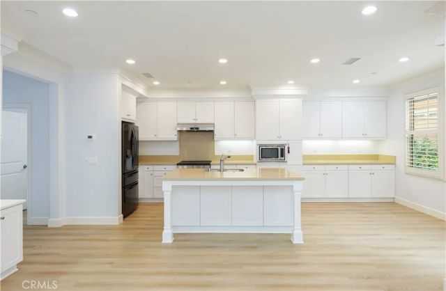 29 Oakfield, Irvine, CA 92620