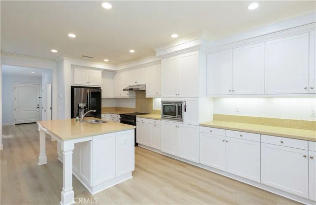 29 Oakfield, Irvine, CA 92620