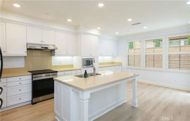29 Oakfield, Irvine, CA 92620