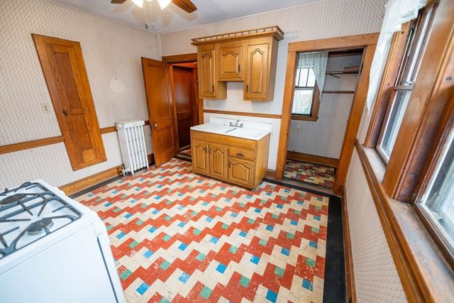 10 White St, Quincy, MA 02169