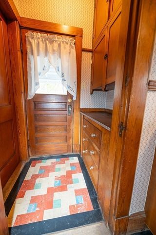 10 White St, Quincy, MA 02169