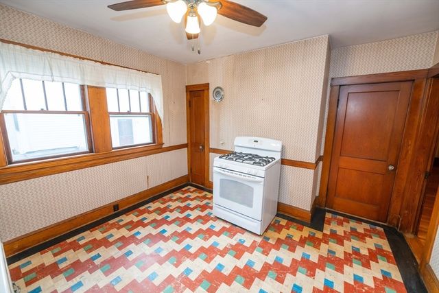 10 White St, Quincy, MA 02169