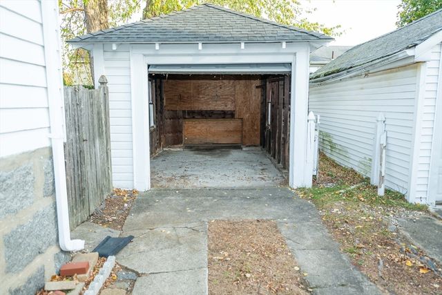 10 White St, Quincy, MA 02169