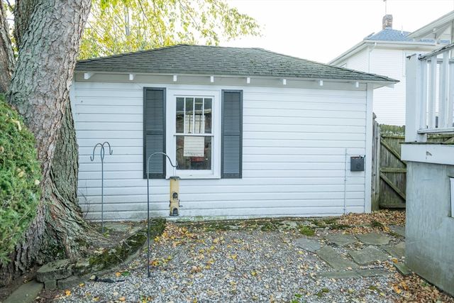 10 White St, Quincy, MA 02169