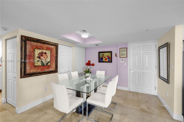 3232 SW 22nd Ter 501, Miami, FL 33145