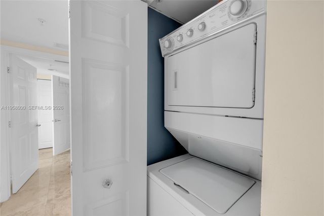 3232 SW 22nd Ter 501, Miami, FL 33145