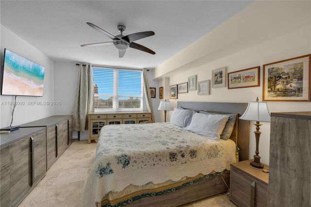 3232 SW 22nd Ter 501, Miami, FL 33145