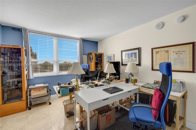 3232 SW 22nd Ter 501, Miami, FL 33145