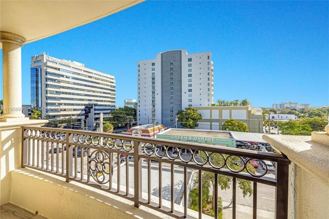 3232 SW 22nd Ter 501, Miami, FL 33145