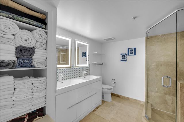 3232 SW 22nd Ter 501, Miami, FL 33145