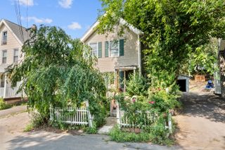 30 Chamberlain Place, New Haven, CT 06512