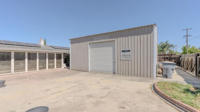 1808 Elder Ln, Modesto, CA 95355