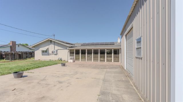 1808 Elder Ln, Modesto, CA 95355