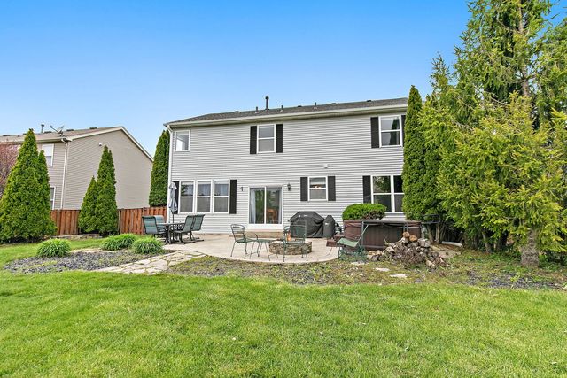 142 Meadows Drive, Gilberts, IL 60136