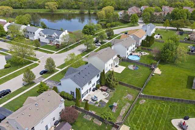 142 Meadows Drive, Gilberts, IL 60136