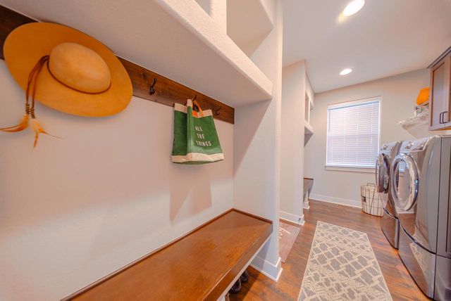 1533 Fay LANE, Oconomowoc, WI 53066