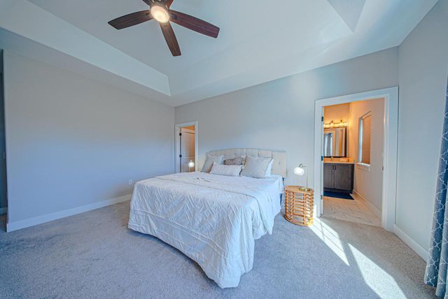 1533 Fay LANE, Oconomowoc, WI 53066