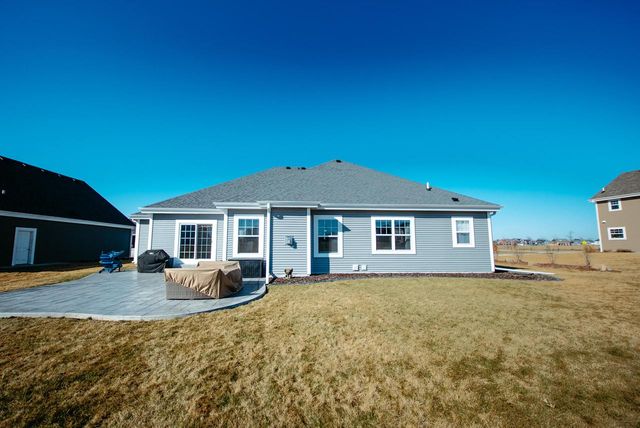 1533 Fay LANE, Oconomowoc, WI 53066