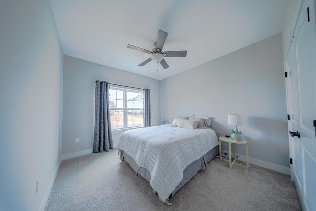 1533 Fay LANE, Oconomowoc, WI 53066