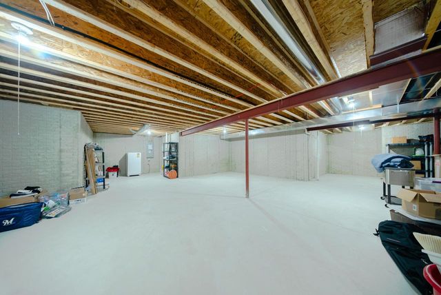 1533 Fay LANE, Oconomowoc, WI 53066