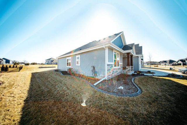 1533 Fay LANE, Oconomowoc, WI 53066