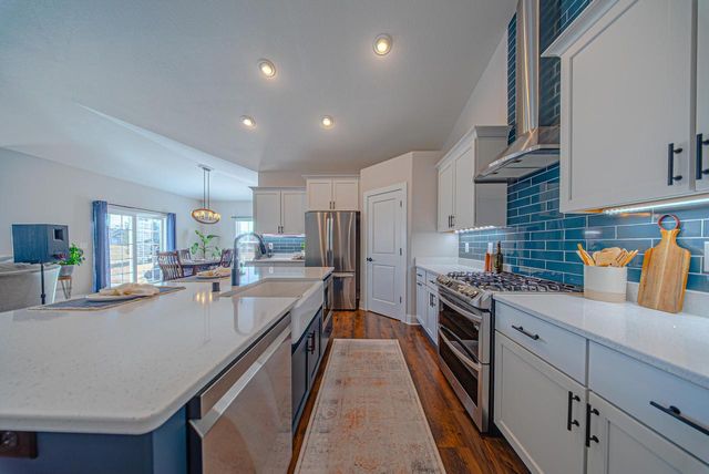 1533 Fay LANE, Oconomowoc, WI 53066