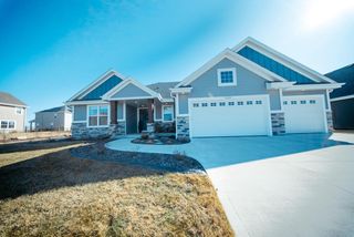 1533 Fay LANE, Oconomowoc, WI 53066