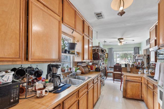 908 Northwood Street, Houston, TX 77009