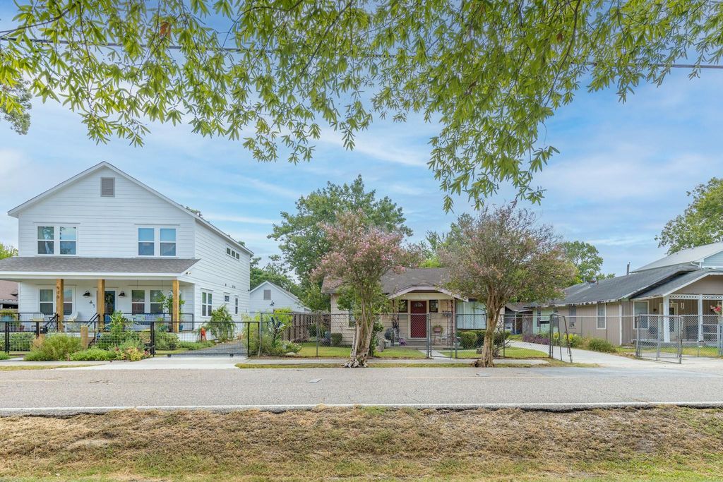 908 Northwood Street, Houston, TX 77009