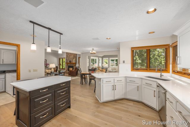 4158 Peshtigo Court SW, Grandville, MI 49418