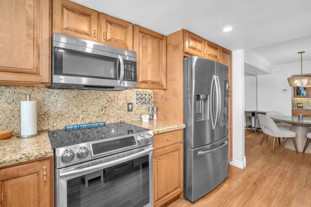 1239 Hillsboro Mile 202, Hillsboro Beach, FL 33062