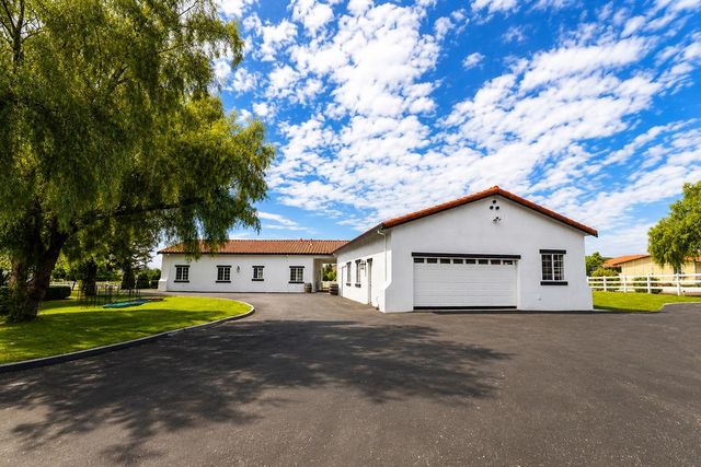 1150 Stony Brook Drive, Hollister, CA 95023