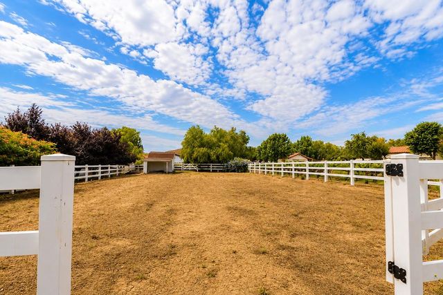 1150 Stony Brook Drive, Hollister, CA 95023