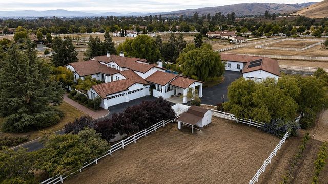 1150 Stony Brook Drive, Hollister, CA 95023
