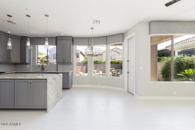 7647 E LOS GATOS Drive, Scottsdale, AZ 85255