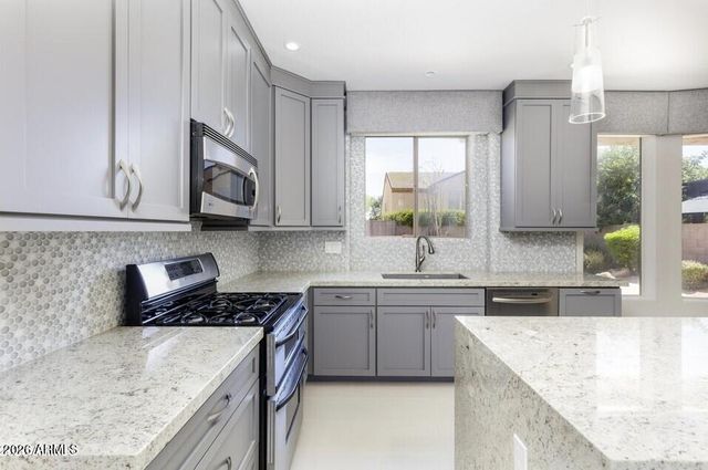 7647 E LOS GATOS Drive, Scottsdale, AZ 85255