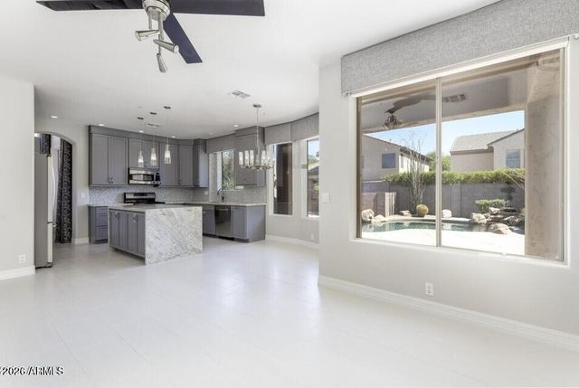 7647 E LOS GATOS Drive, Scottsdale, AZ 85255